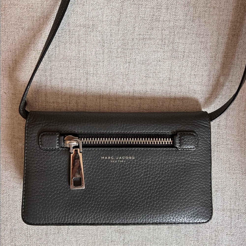 Marc Jacobs Gotham Pebbled Leather Crossbody Wallet Bag - Picture 2 of 8